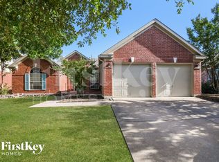 706 Engleside Dr, Arlington, TX 76018