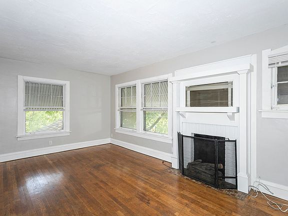 4th image of 140 Chelsea Ave #817552