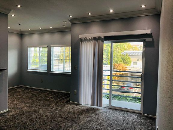 3rd image of 128 El Camino Real #206