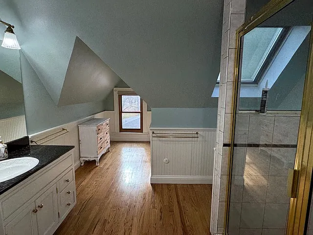 909 Oneida St — Photo 8