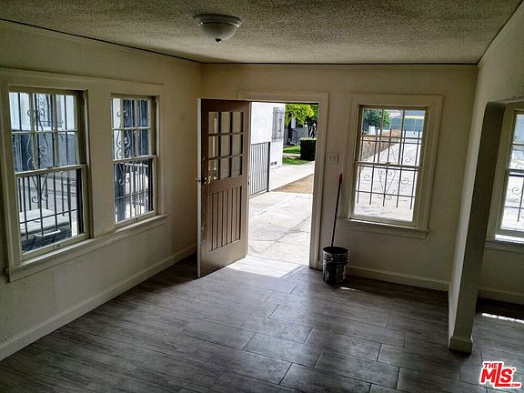 3rd image of 6607 Crenshaw Blvd