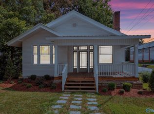 614 College St W, Fayetteville, TN 37334