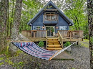 249 Washington Dr, Hawley, PA 18428