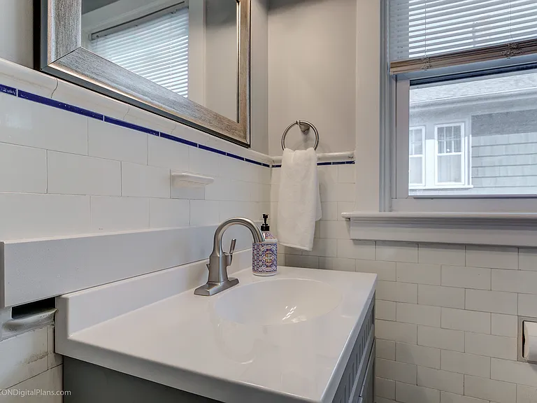 102 Colonial Rd #2 — Photo 19