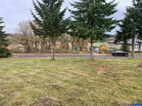 2596 SW Wolverine Dr, Corvallis, OR 97333