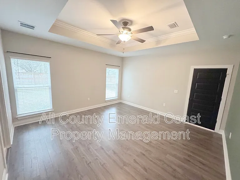 282 Magnolia St — Photo 41