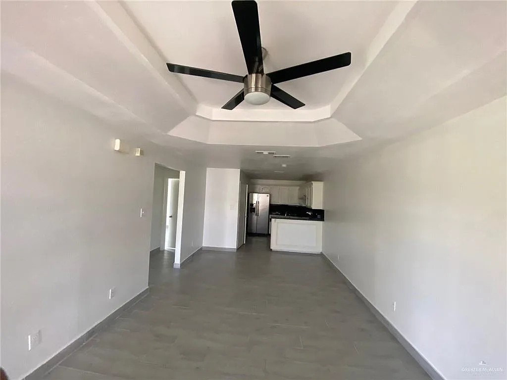 2 bed, 1.0 bath, 838 sqft, $800 — Photo 3