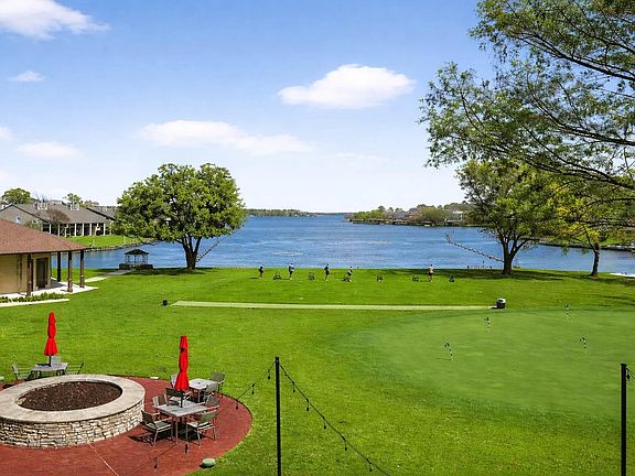 4th image of 88 Lakeview Vlg