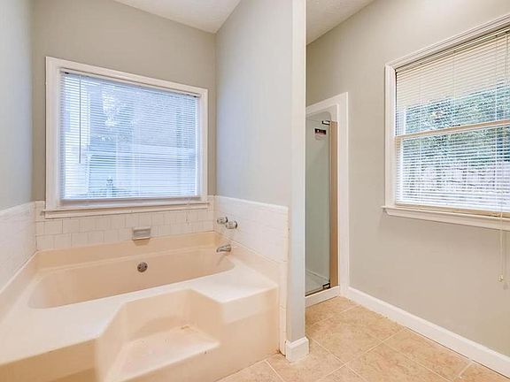 4th image of 1451 Omie Way