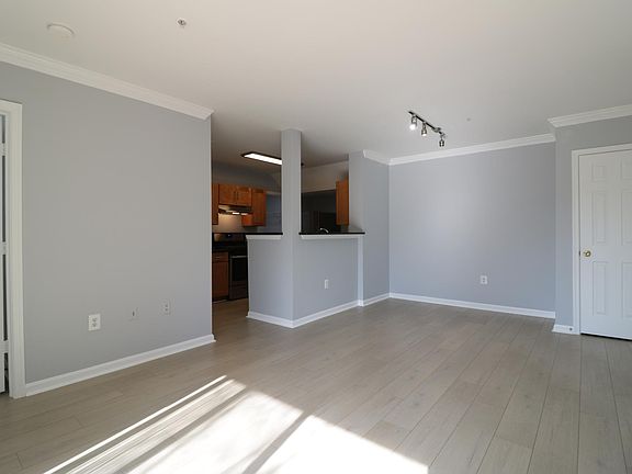 5th image of 12795 Fair Briar Ln #12795
