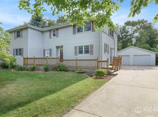 15 S Valley Rd, Glen Ellyn, IL 60137