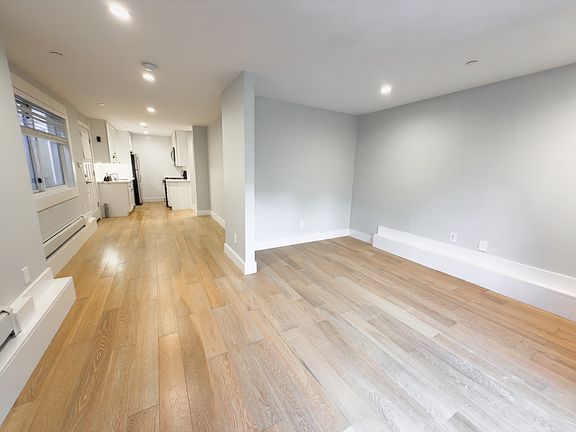 5th image of 236 Missouri St