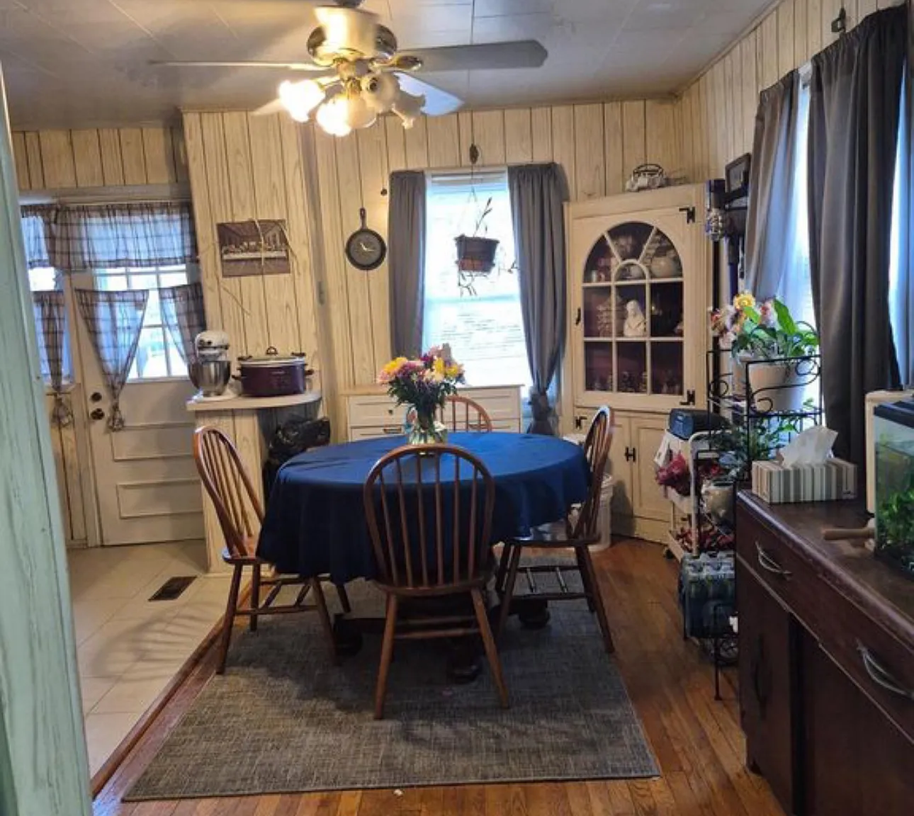 3 bed, 1536 sqft, $1,800 — Photo 3