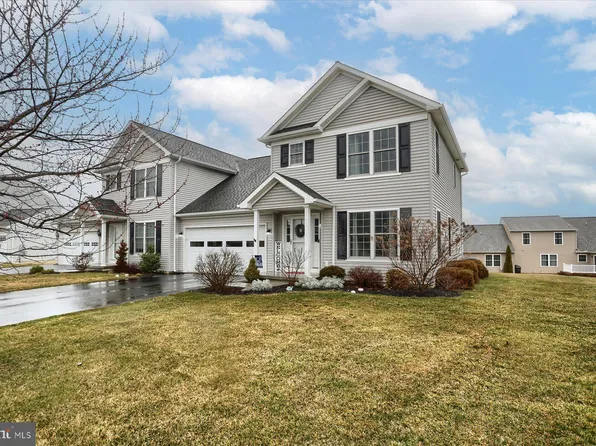 4288 Green Park Dr, Mount Joy, PA 17552
