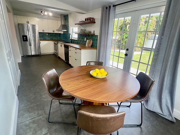 5th image of 3685 SW 1st Ave #1