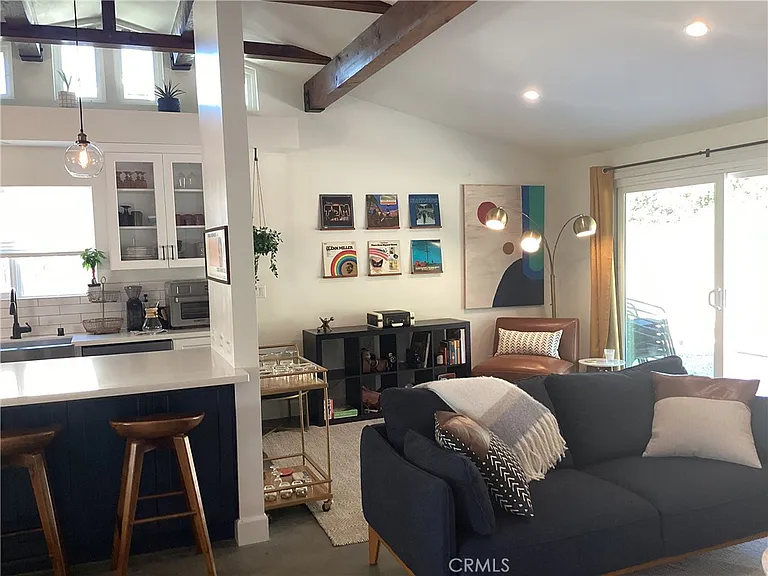 233 Almon Dr — Photo 3