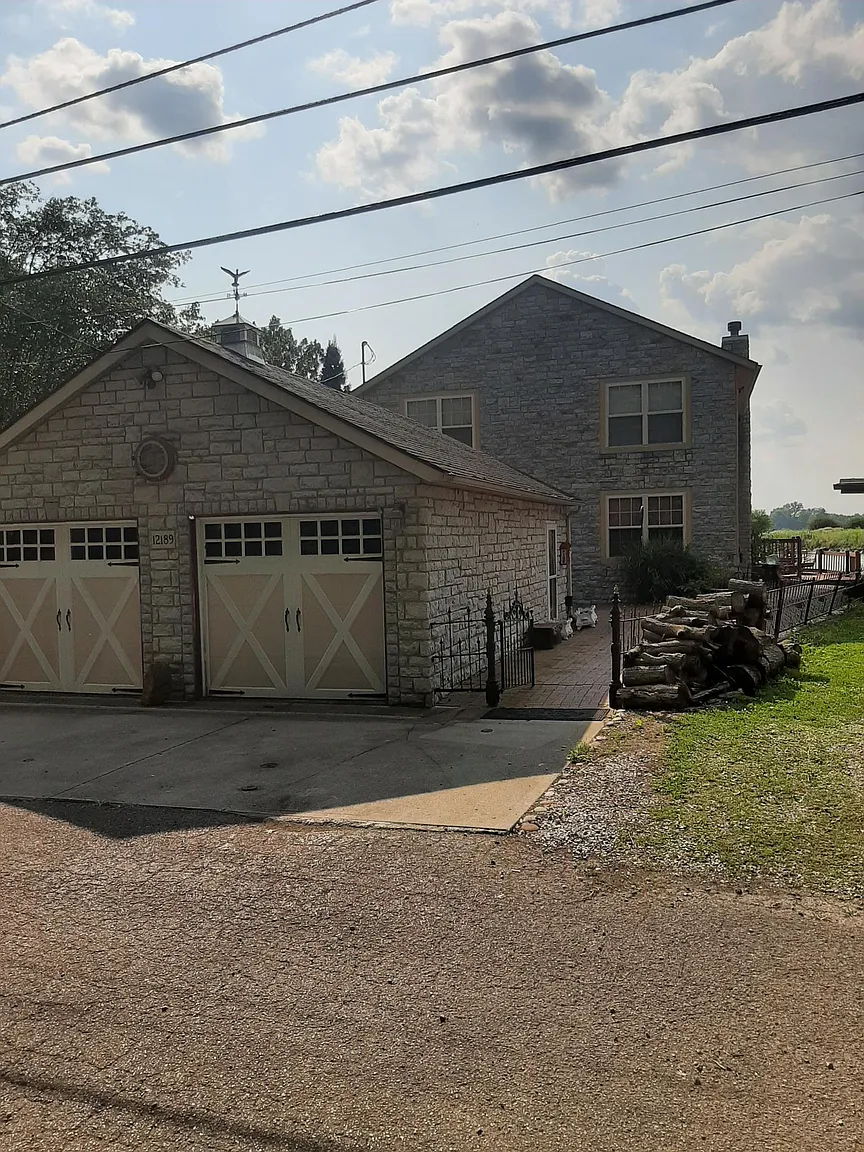 12189 Sunset View Dr NE photo 1