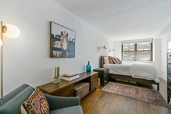 Sold by Compass | media 23