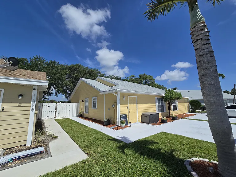 1530 Royal Forest Ct — Photo 4