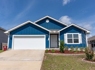 216 Laurel Hill St, Crestview, FL 32539
