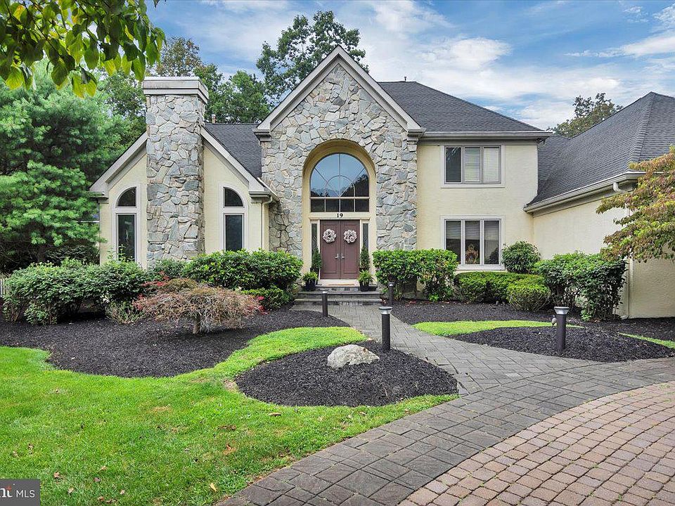19 Fairway Dr, Voorhees, NJ 08043 | Zillow