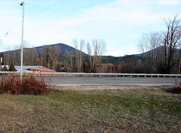 3rd image of 395 Highway