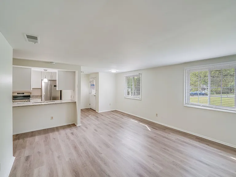 5001 Forest Mountain Ct — Photo 3