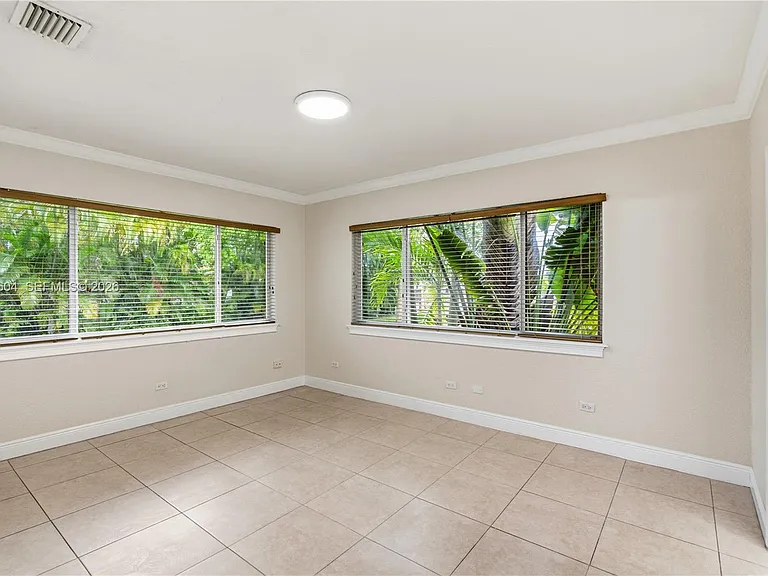 6801 SW 102nd Ave — Photo 20