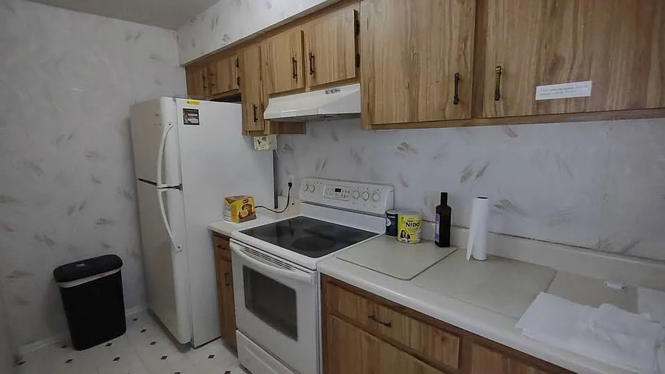 3 bed, 912 sqft, $690 — Photo 3