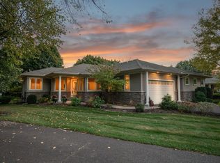 2512 Skyblue Ct, White Bear Lake, MN 55110