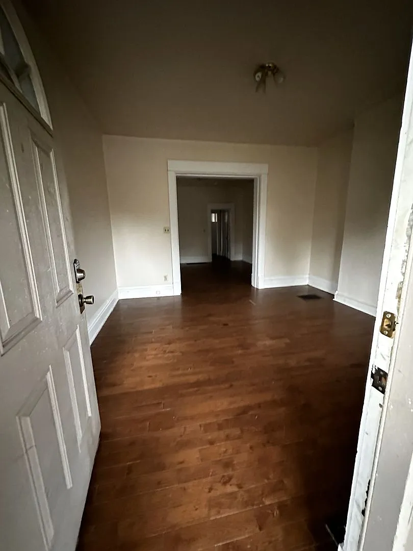 1624 Summit — Photo 3