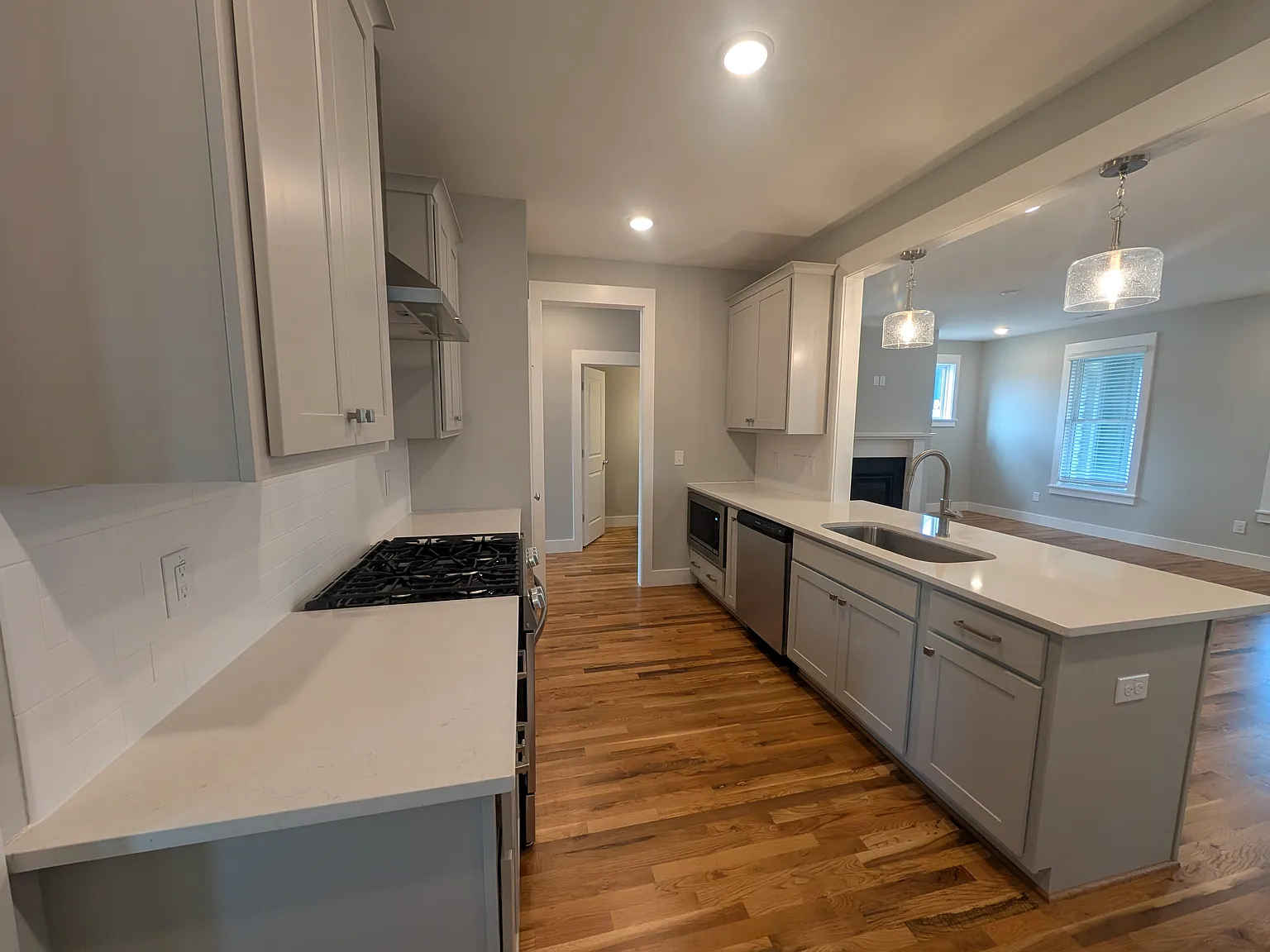 3 bed, 2241 sqft, $2,549 — Photo 4