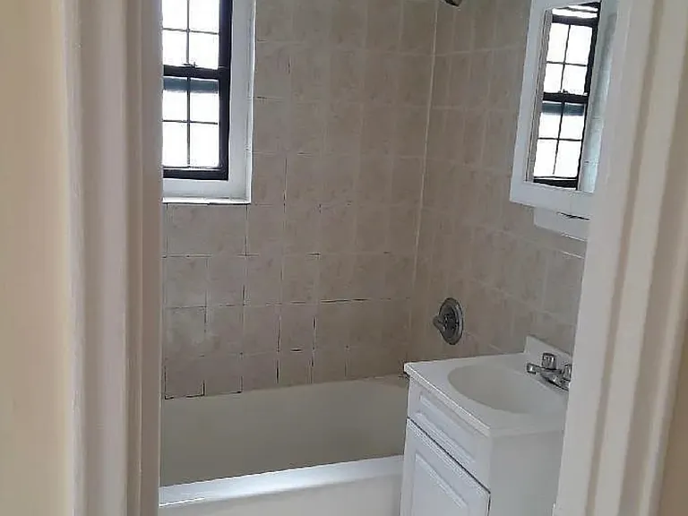 141-23 78th Ave #3B — Photo 2