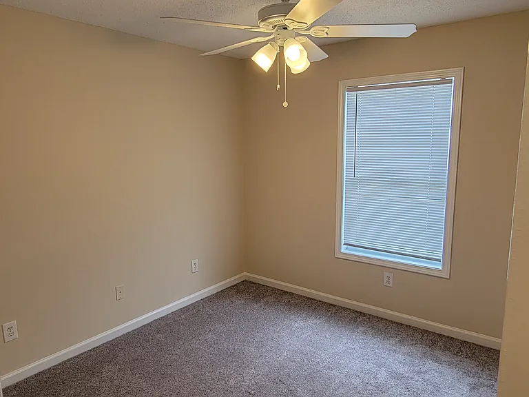 1802 Barberry Dr — Photo 7