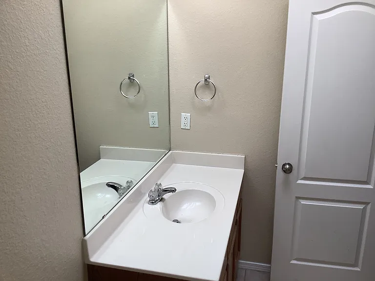 3809 Wayne Rd NE — Photo 19