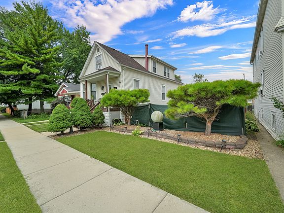3rd image of 1410 Clarence Ave