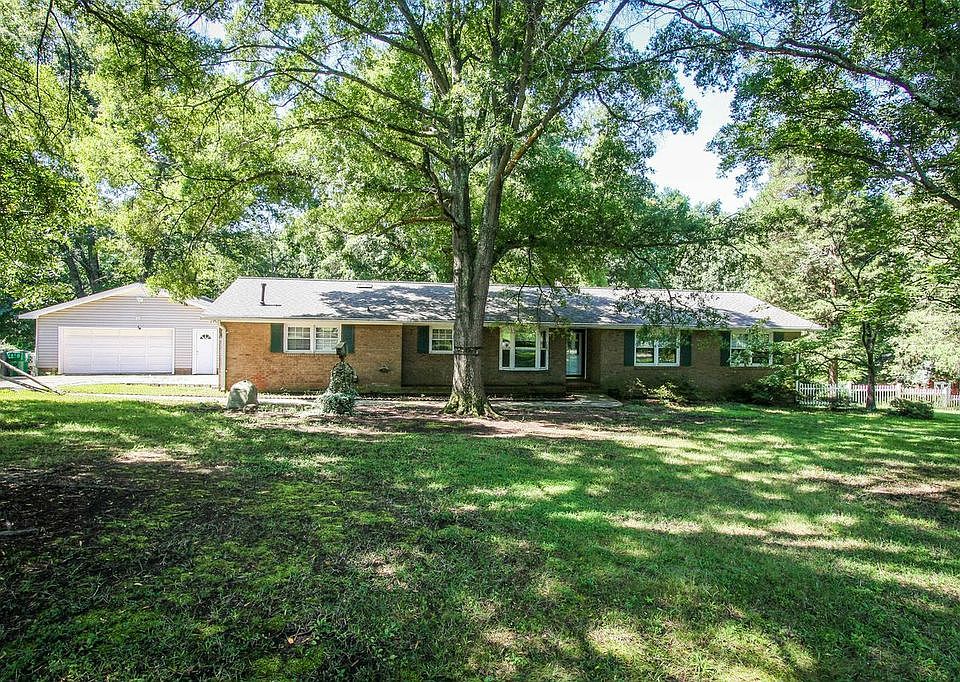 all brick home on 1 acre