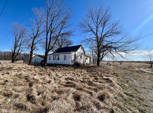 911 N County Road 2510 E, Newman, IL 61942