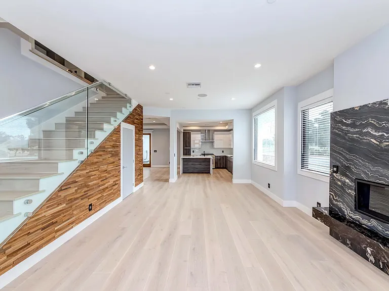18538 Amie Ave — Photo 31
