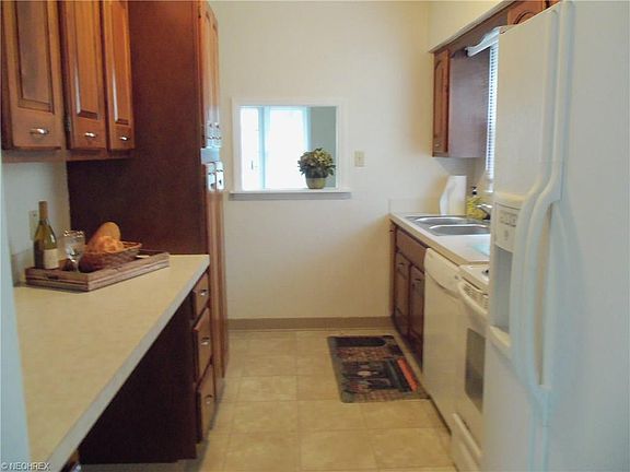 3rd image of 1274 Curtis Ave