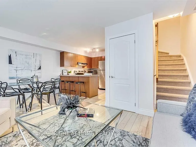 415 Jarvis St #327 — Photo 5