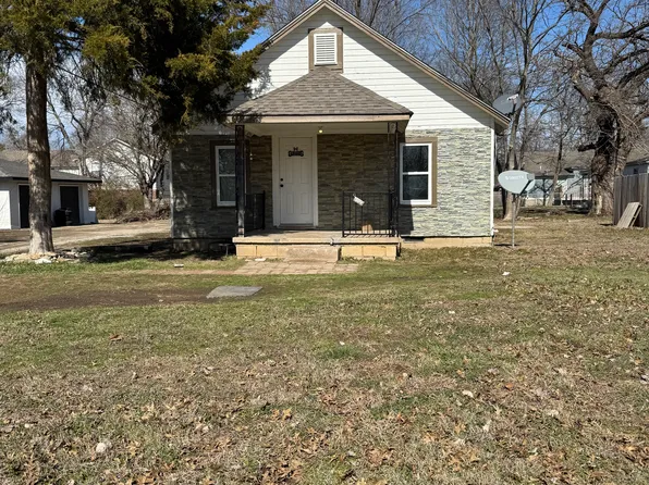 304 W 6th St, Claremore, OK 74017