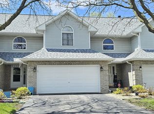 2205 Daffodil Dr, Crest Hill, IL 60403