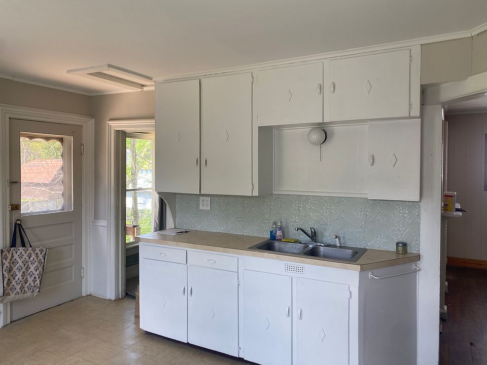 1st image of 382 Fulton St