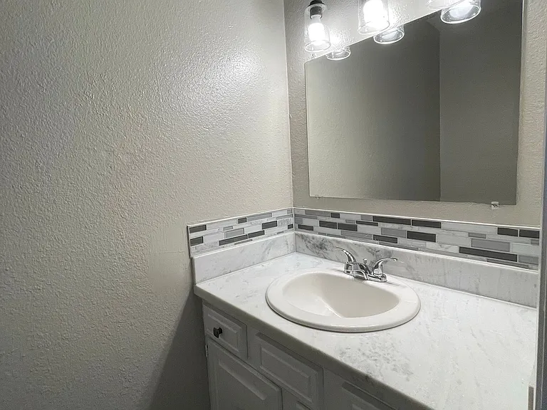 2700 N 16th St #34 — Photo 5