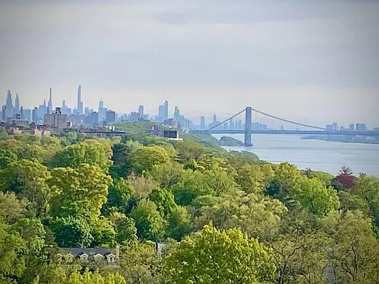 Sold by Compass | media 17