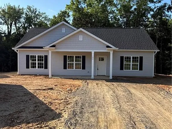 104 Meta Breeze Ln, Mocksville, NC 27028