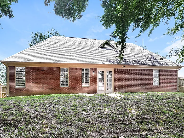 2346 Kindlewood Dr — Photo 17