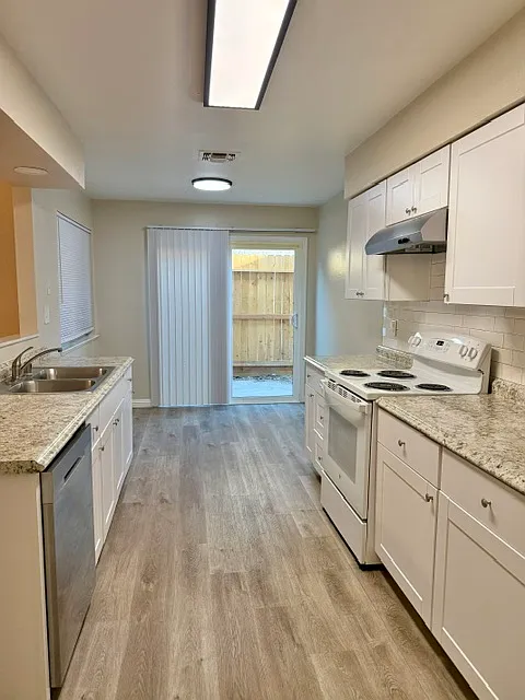 4340 N Bengston Ave — Photo 4