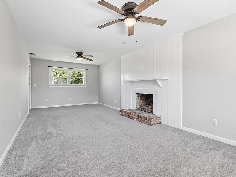 29 Adriatic Ave — Photo 7